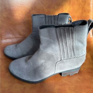 Sorel Waterproof Gray Suede Ankle Boots